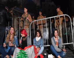 سقف انهياري جديد على وقع مهزلة الخميس