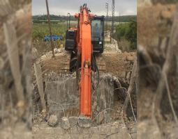 "مصلحة الليطاني" تباشر تأهيل قناة ري "رأس العين" بعد تضررها جراء العدوان الإسرائيلي.