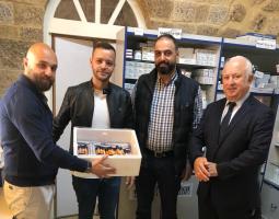 كمية من حقن الانسولين هبة لمركز "الحريري الطبي الإجتماعي" في صيدا.