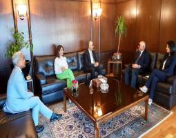 صالح يلتقي القائم بالاعمال الهندي وينوه بالعلاقات التاريخية بين البلدين