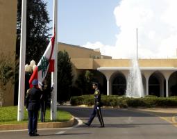 لبنان ينتظر قرار قمّة جدّة.. والخارج يستعجل الرئيس .. والمعارضة تبحث عن مرشح