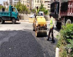 بمبادرة من "مؤسسة الدكتور نزيه البزري" : تزفيت الحفر في طرقات  صيدا