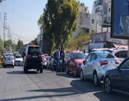 تهافت المواطنين على"النافعة" في صيدا  لتخليص معاملات الياتهم المتراكمة منذ اشهر