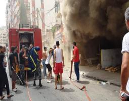 سحب من الدخان الكثيف تغطي سماء صيدا والسبب "اشتعال منشرة"