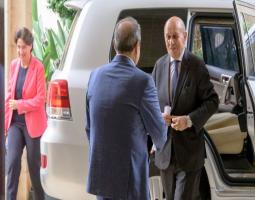 لودريان بدأ جولة دائرية تمهّد لتجديد الوساطة