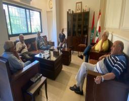 سعد يلتقي وفودا حزبية ويستعرض تطورات الحرب على غزة  وعلى الحدود اللبنانية في الجنوب .