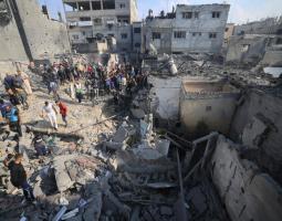 إسرائيل تستأنف تدمير غزة والعين على الجنوب .. والداخل يتخبّط بين المطبّات والملفات