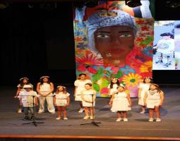 معرض "أنتِ سلام" في صيدا : 100 طفل يرسمون إبداعهم في حب فلسطين والجنوب بلوحة واحدة