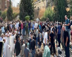 تشييع مهيب لشهداء مدينة صيدا في غارة عين الدلب