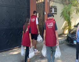 ضمن حملتها "أغيثوا لبنان" تقديمات من "أهلنا" لـ 920 نازحاً في 4 مراكز إيواء