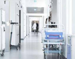 "تجمع الهيئات الأهلية التطوعية": استهداف اسرائيل للقطاع الصحي جريمة إنسانية