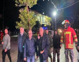 بديع يتفقد اضرار الغارة الاسرائيلية في  صيدا ..وورش البلدية ترفع الأضرار