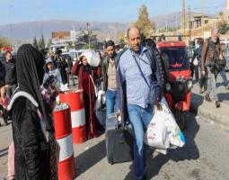 90 ألفاً دخلوا إلى لبنان خلال أيام وتمييز بين النازحين: أزمة النزوح تتفاقم ومخاوف من أحداث أمنية؟