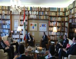 تكثيف المشاورات الحكومية لا توقفه التحذيرات الأميركية