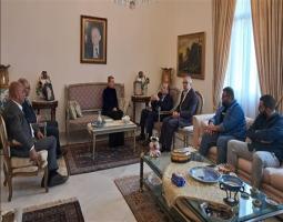 البزري يلتقي كلاوس ويؤكد على أهمية دور الأونروا، وضرورة تفعيلها، وزيادة إمكانياتها