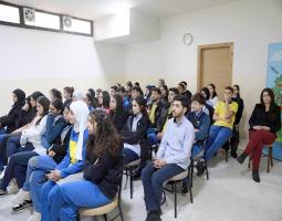 تكريم الإعلامي رأفت نعيم قي "ثانوية السفير" : عندما يتحول الخبر الصحفي كتابًا!