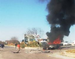 غارة اسرائيلية تستهدف سيارة على اوتستراد الغازية - الجنوب وإستشهاد سائقها