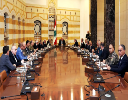 «حماس» محاصرة في لبنان وتسليم السلاح الفلسطيني يتصدر المشهد