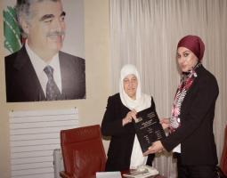 الحريري تسلمت من أماني حسنا اطروحة الدكتوراه  حول للغة العربية وآدابها