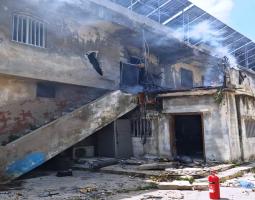 صاروخ من مخلفات الحرب انطلق من بورة للخردة في صيدا واصاب مكتب تابع لمعمل الاوكسجين