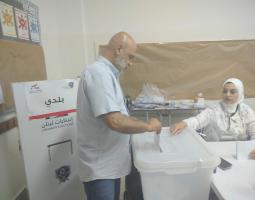 الدكتور بسام حمود بعد ادلائه بصوته : صيدا بتستاهل التنافس بين أبنائها لمصلحة المدينة