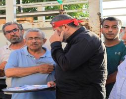 النائب سعد يشارك بتوزيع الحلوى والمأكولات عن روح الإمام الحسين (ع)