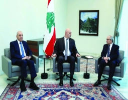 انتقاد لبناني لمواقف «حزب الله» من حصرية السلاح