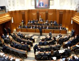 اتصالات رفيعة بحثاً عن مخارج تسبق جلسة الثلاثاء للسلاح