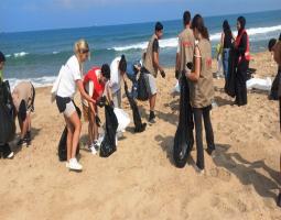 تنظيف الشاطئ وأعماق البحر في صيدا لحماية الحياة البحرية.