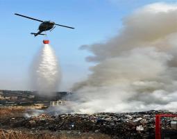 محافظ الجنوب يطالب باجراء تحقيق لكشف اسباب اندلاع حريق جبل النفايات