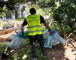 مبادرة اضافية للصيدلي عمر مرجان : حملة تنظيف شملت عدد من مدارس صيدا