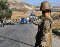 إسرائيل تنتقل من استهداف البنية العسكرية لـ«حزب الله» إلى مؤسساته