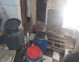 مصلحة الاقتصاد في الجنوب تسحب "عينات" من افران العباسية.. وتختم مستودع بالشمع الاحمر في العاقبية