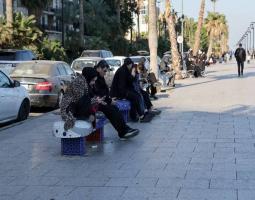 الحكومة اللبنانية تحظر نشاطات «حزب الله» العسكرية والأمنية… وتلزمه بـ«تسليم السلاح»