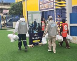 "مؤسسة مرجان الخيرية" توزّع 550 وجبة على النازحين في صيدا