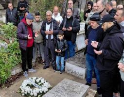 سعد يؤدّي صلاة عيد الفطر ويجول على الأضرحة ويلتقي النازحين في صيدا