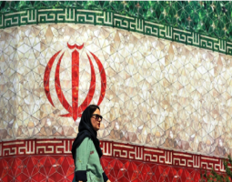 ايران تفرض وقف النار والسلطة في «كوما»