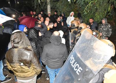 توتير يسبق جلسة الحكومة.. الدولار يشتعل .. اللبنانيون يسألون: من يرعى الفلتان؟