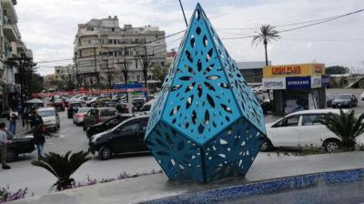 بلدية صيدا ترفع معالم الزينة الرمضانية في المدينة