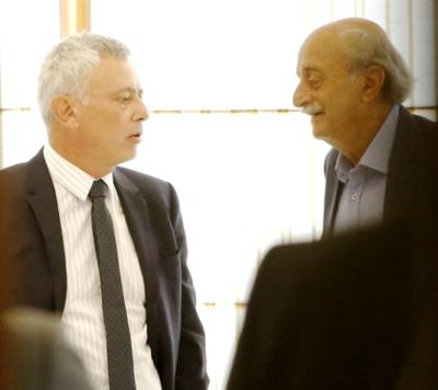 جنبلاط يخضع لتيمور ويطلب من باريس سحب اقتراح المقايضة: العقدة السعودية مستمرة واللقاء الخماسي إلى الرياض