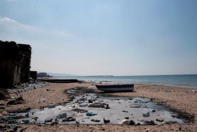 نصف الشاطئ اللبناني لا يصلح للسباحة