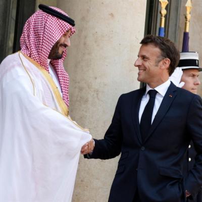 تشريع الضرورة رهن الانقسام السياسي الرئاسي: هل يحمل لودريان حصيلة فرنسية - سعودية - إيرانية؟