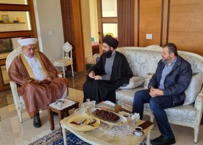 نشاطات سياسية واجتماعية ل