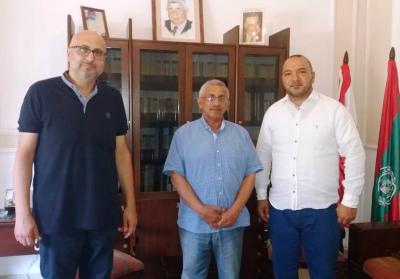 سعد يلتقي وفودا ويتابع  قضايا تهم معيشة المواطنين وحياتهم اليومية.