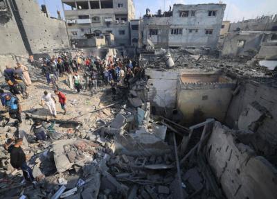 إسرائيل تستأنف تدمير غزة والعين على الجنوب .. والداخل يتخبّط بين المطبّات والملفات