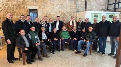 الوزير حجار يلتقي مخاتير صيدا 