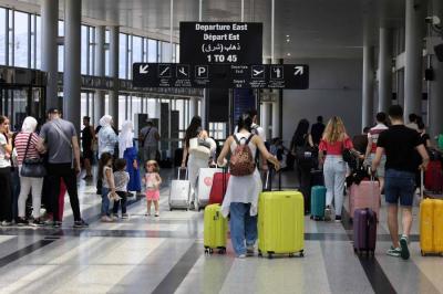 اللبنانيون يستعدون لـ«الحرب»: المطار يزدحم بالمغادرين والمستشفيات تجري مناورات