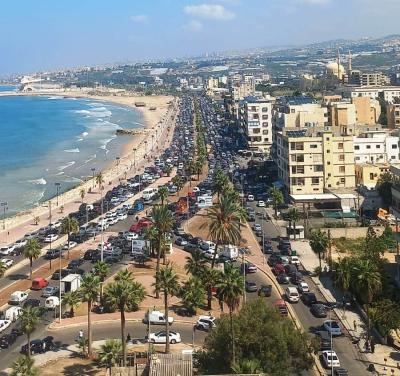 لليوم الثاني : آلاف السيارات من الجنوب الى بيروت في صيدا