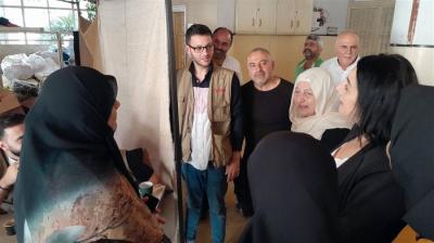 الحريري تتفقد مركز للنازحين في صيدا وتتشاور مع المفتي والفعاليات والقوى الأمنية  لتنسيق جهود الإغاثة