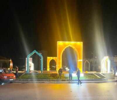 بلدية صيدا ترفع الزينة الرمضانية وتضيء الشوارع والساحات في المدينة